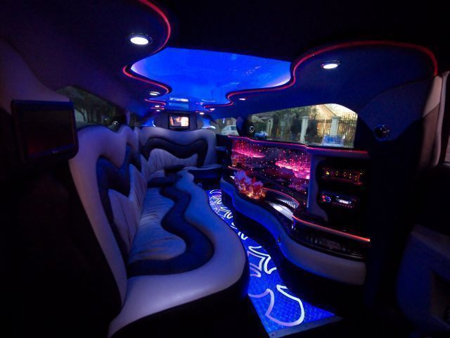 Chrysler Stretchlimousine Innenraum Farbwechsel blau Chrysler Stretchlimousine Innenraum Farbwechsel blau