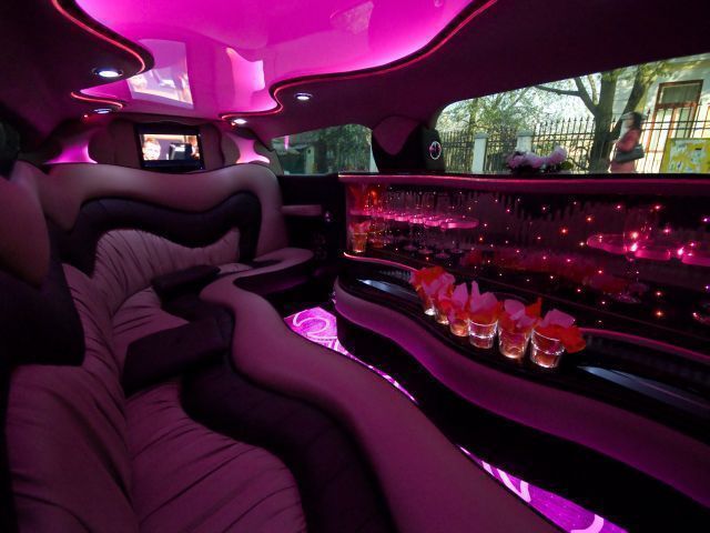 Chrysler Stretchlimousine Innenraum Farbwechsel pink Chrysler Stretchlimousine Innenraum Farbwechsel pink