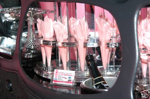 Lincoln Town Car Stretchlimousine pink Bar