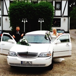 Hochzeit weisse Stretchlimousine Lincoln weiss modern elegant Lennestadt Limousinenservice vermietung Altenhundem Olpe