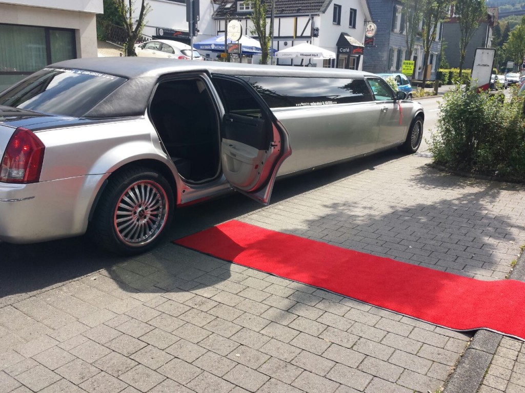 Stretchlimousinenfahrt schenken