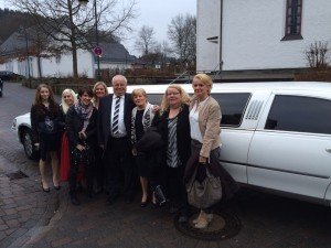 Lincoln Town Car Stretchlimousine weiss Ostern Siegen Limo mieten verleih